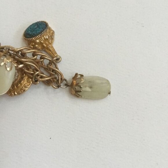 Vintage Victorian Revival Style Molded Plastic Floral Cha Cha Charm Bracelet - Picture 4 of 4